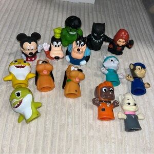 Finger puppet bath toys lot baby shark paw patrol marvel Disney Mickey M…